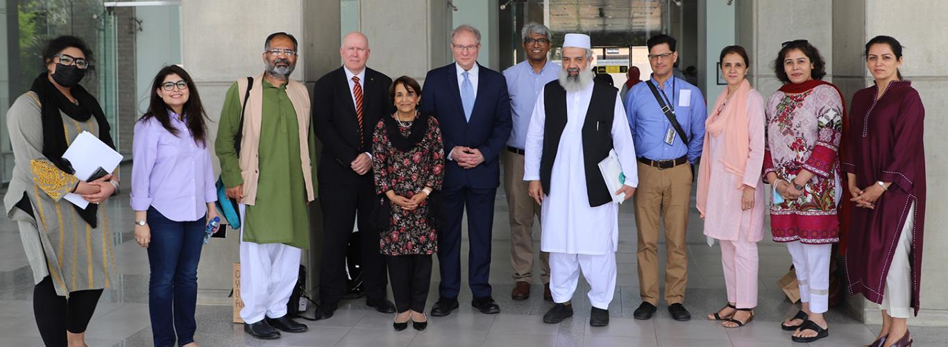 Picture of the AKU delegation and LUMS leadership present at the session